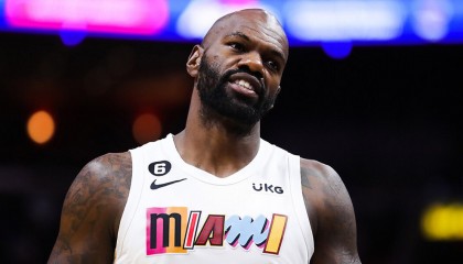 开云体育下载-马刺横扫76人，张镇麟高光表现