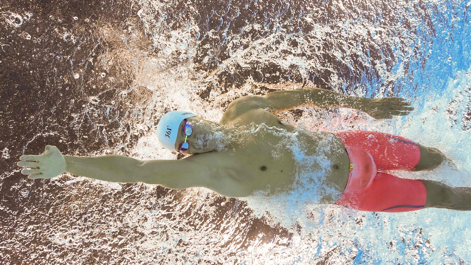 东决关键战之夜,范弗利特连续得分拉开差距,小人物如何改写巨星剧本?