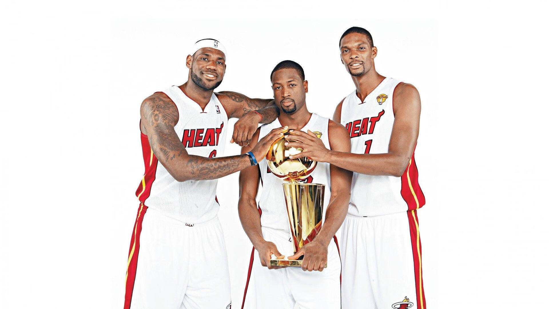 奥运周期关键战之夜，迪亚斯用一记重拳击碎质疑