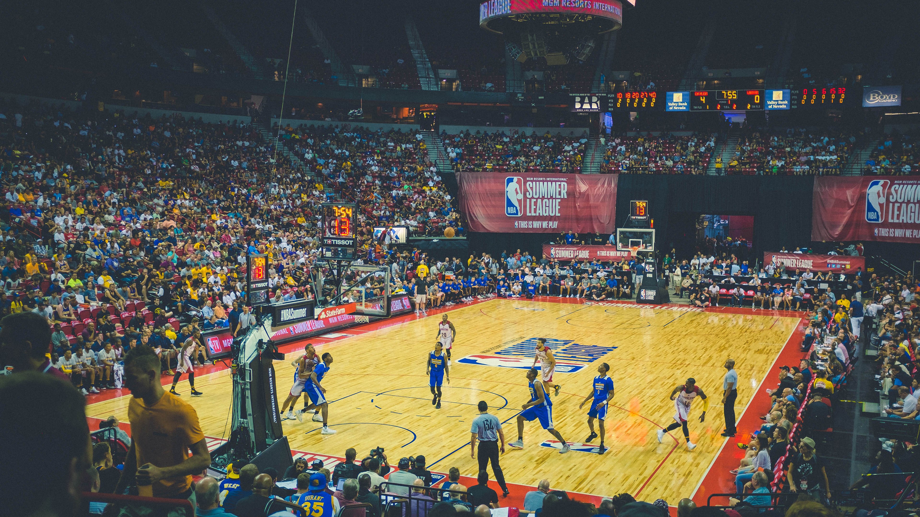 加纳火力全开压制黄潜，金玟哉一球点燃赛场